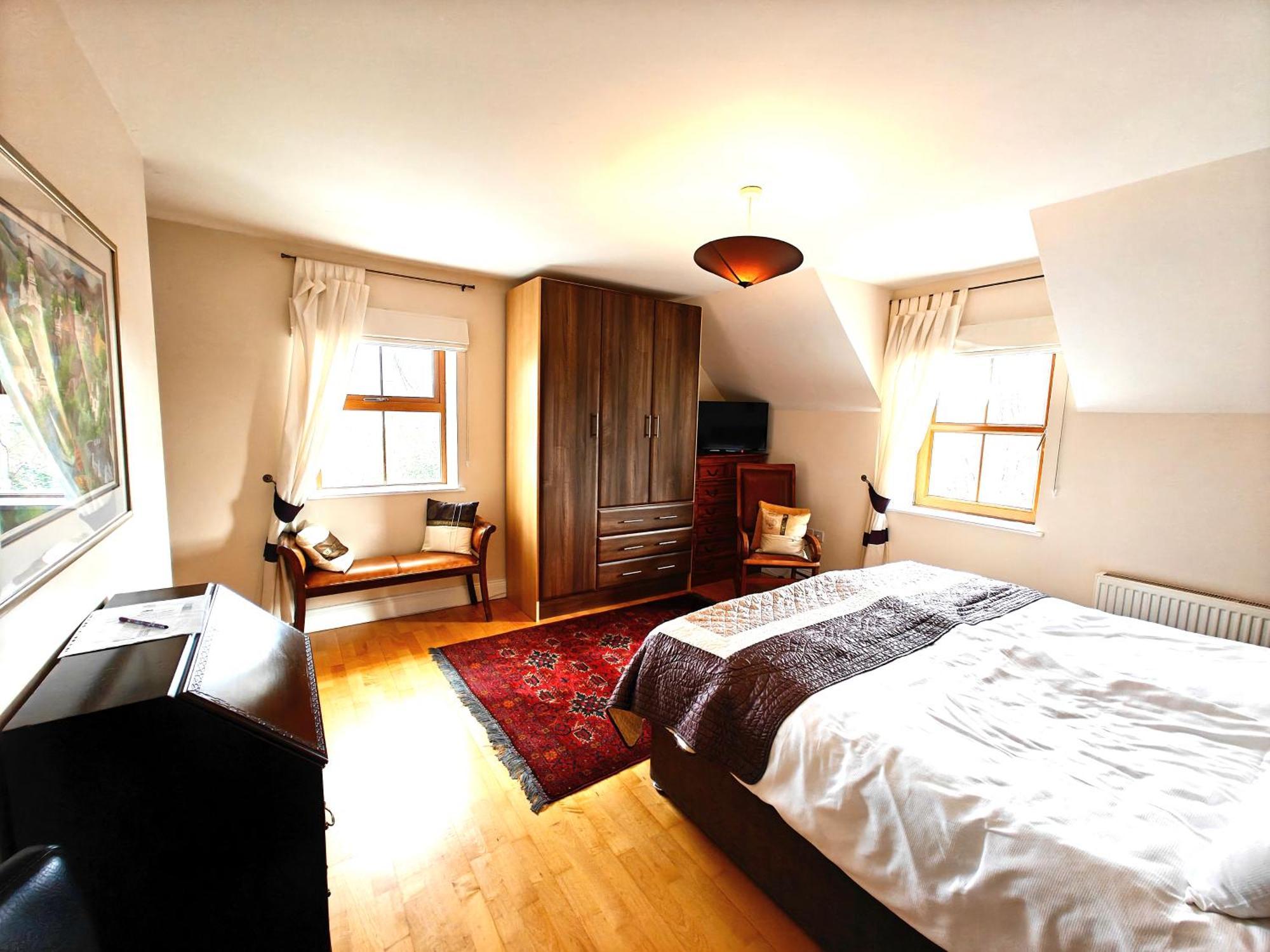 Alaind Lodges, Lodge